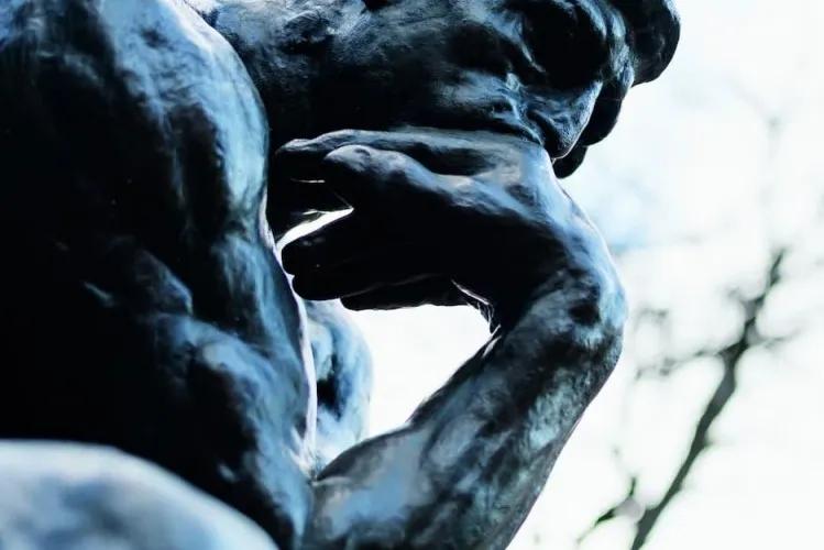 statue