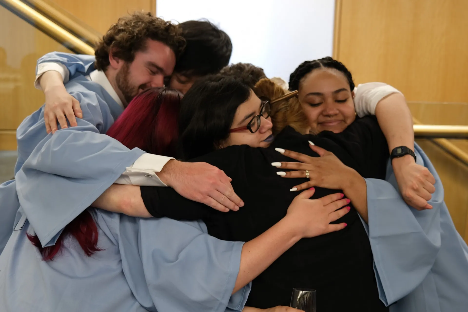 commencent lunch hug_2022